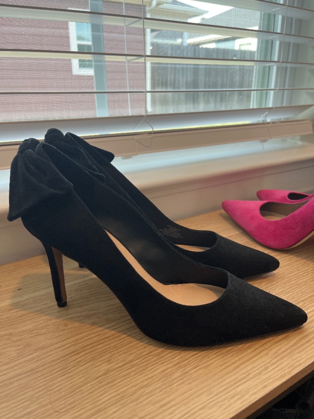 VINCE CAMUTO Black Velvet Pumps with Bow Tie Detail - Size 9.5
